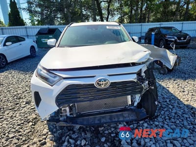 Piąte zdjęcie samochodu w środku: 2025 TOYOTA RAV4 XLE VIN:2T3P1RFV8SW577456 - miniatura