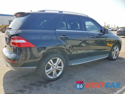 Trzecie zdjęcie samochodu z tyłu: 2015 MERCEDES-BENZ ML 350 VIN:4JGDA5JBXFA612524 - miniatura