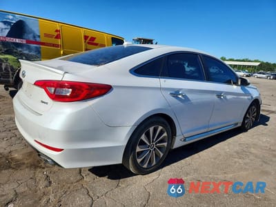 Trzecie zdjęcie samochodu z tyłu: 2017 HYUNDAI SONATA SPORT VIN:5NPE34AF0HH538381 - miniatura