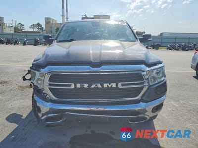 Piąte zdjęcie samochodu w środku: 2020 RAM 1500 BIG HORN VIN:1C6RREBT1LN128909 - miniatura