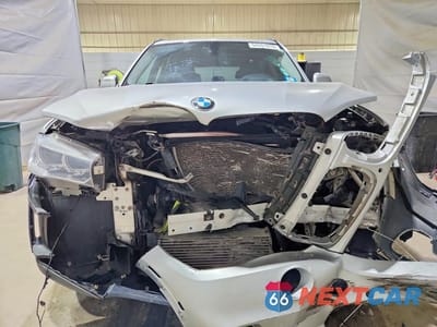 Piąte zdjęcie samochodu w środku: 2016 BMW X5 XDRIVE35I VIN:5UXKR0C52G0P30443 - miniatura