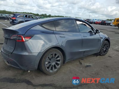 Trzecie zdjęcie samochodu z tyłu: 2021 TESLA MODEL Y VIN:5YJYGDEEXMF108451 - miniatura