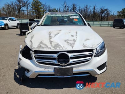 Piąte zdjęcie samochodu w środku: 2018 MERCEDES-BENZ GLC 300 4MATIC VIN:WDC0G4KB4JV052750 - miniatura