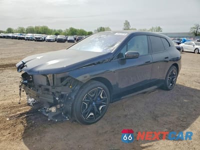 2024 BMW IX XDRIVE50 WB523CF08RCR09278 - główne zdjęcie licytacji z USA - miniatura