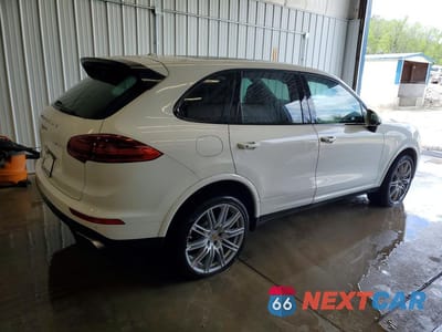 Trzecie zdjęcie samochodu z tyłu: 2018 PORSCHE CAYENNE VIN:WP1AA2A22JKA07176 - miniatura