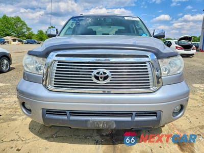 Piąte zdjęcie samochodu w środku: 2010 TOYOTA TUNDRA CREWMAX LIMITED VIN:5TFHW5F14AX117801 - miniatura