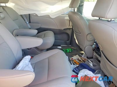 Zdjęcie 11 z 13 samochodu: 2018 TOYOTA SIENNA XLE 8-PASSENGER VIN:5TDYZ3DC0JS914357 - miniatura
