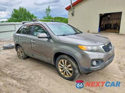 Czwarte zdjęcie samochodu z boku: 2011 KIA SORENTO EX VIN:5XYKUDA27BG148146 - miniatura