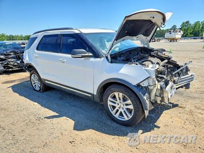Czwarte zdjęcie samochodu z boku: 2019 FORD EXPLORER XLT VIN:1FM5K8D83KGA56907 - miniatura