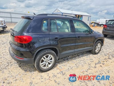 Trzecie zdjęcie samochodu z tyłu: 2016 VOLKSWAGEN TIGUAN S VIN:WVGAV7AX9GW501787 - miniatura