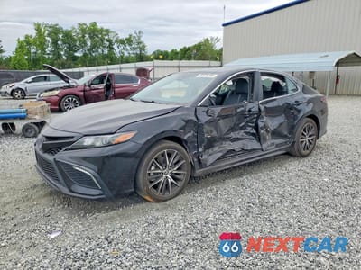 2024 TOYOTA CAMRY SE 4T1T11AK3RU890494 - główne zdjęcie licytacji z USA - miniatura