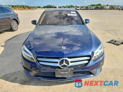 Piąte zdjęcie samochodu w środku: 2019 MERCEDES-BENZ C 300 VIN:55SWF8DB2KU302332 - miniatura
