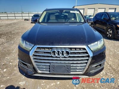 Piąte zdjęcie samochodu w środku: 2017 AUDI Q7 PREMIUM PLUS VIN:WA1LAAF70HD033986 - miniatura