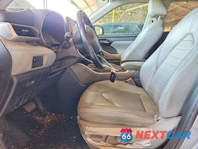 Zdjęcie 7 z 13 samochodu: 2022 TOYOTA HIGHLANDER XLE VIN:5TDHZRAHXNS121754 - miniatura