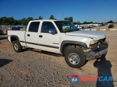 Czwarte zdjęcie samochodu z boku: 2001 CHEVROLET SILVERADO K2500 HEAVY DUTY VIN:1GCHK23UX1F197345 - miniatura