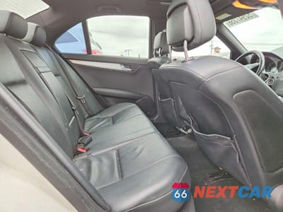 Zdjęcie 10 z 12 samochodu: 2010 MERCEDES-BENZ C 300 VIN:WDDGF5EB1AF437417 - miniatura