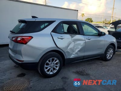 Trzecie zdjęcie samochodu z tyłu: 2018 CHEVROLET EQUINOX LS VIN:3GNAXHEV9JL125951 - miniatura
