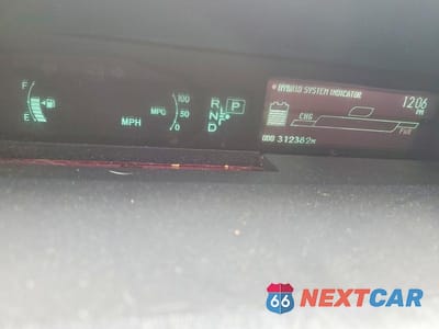 Zdjęcie 9 z 12 samochodu: 2011 TOYOTA PRIUS FOUR VIN:JTDKN3DU2B0290186 - miniatura