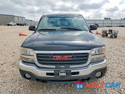 Piąte zdjęcie samochodu w środku: 2003 GMC NEW SIERRA C1500 VIN:2GTEC19TX31241038 - miniatura