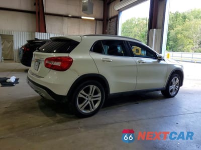 Trzecie zdjęcie samochodu z tyłu: 2015 MERCEDES-BENZ GLA 250 4MATIC VIN:WDCTG4GB4FJ129167 - miniatura