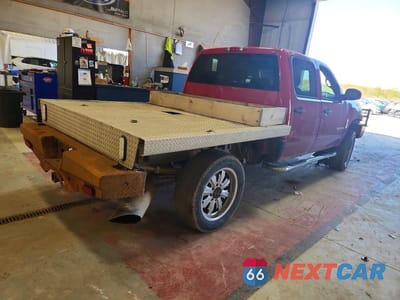 Trzecie zdjęcie samochodu z tyłu: 2010 GMC SIERRA K2500 SLE VIN:1GT4K0B68AF132743 - miniatura