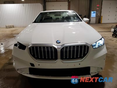 Piąte zdjęcie samochodu w środku: 2026 BMW 530 XI VIN:WBA53FJ09TCV23712 - miniatura