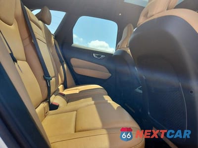 Zdjęcie 11 z 13 samochodu: 2019 VOLVO XC60 T6 VIN:YV4A22RK1K1348317 - miniatura