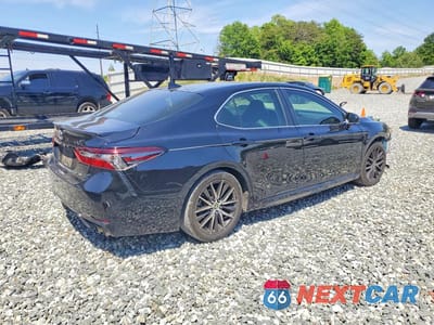 Trzecie zdjęcie samochodu z tyłu: 2022 TOYOTA CAMRY SE VIN:4T1S11AK9NU679631 - miniatura