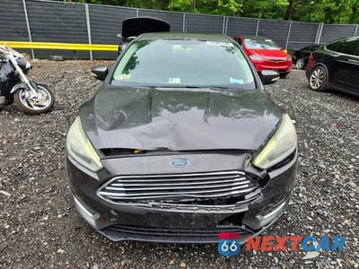 Piąte zdjęcie samochodu w środku: 2015 FORD FOCUS TITANIUM VIN:1FADP3N21FL247274 - miniatura