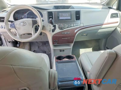 Zdjęcie 8 z 13 samochodu: 2014 TOYOTA SIENNA XLE 8-PASSENGER VIN:5TDYK3DC3ES426188 - miniatura