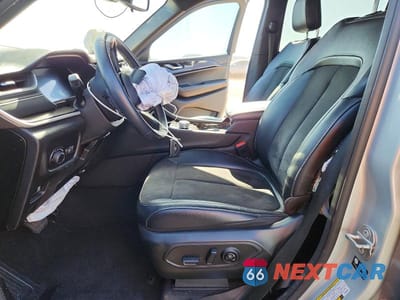 Zdjęcie 7 z 13 samochodu: 2022 JEEP GRAND CHEROKEE L LAREDO VIN:1C4RJJAG9N8548481 - miniatura