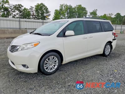 2016 TOYOTA SIENNA XLE 8-PASSENGER 5TDYK3DC9GS731715 - główne zdjęcie licytacji z USA - miniatura