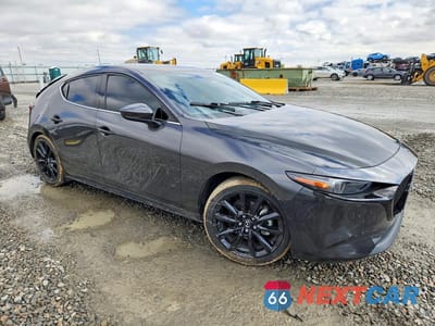 Czwarte zdjęcie samochodu z boku: 2022 MAZDA 3 PREMIUM VIN:JM1BPBML9N1502740 - miniatura