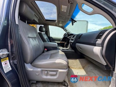 Piąte zdjęcie samochodu w środku: 2010 TOYOTA SEQUOIA PLATINUM VIN:5TDDY5G18AS033686 - miniatura