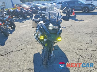 Drugie zdjęcie samochodu z przodu: 2024 BMW R 1250 GS ADVENTURE VIN:WB10M1304R6J50979 - miniatura