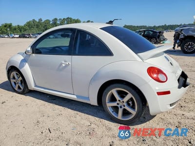 Drugie zdjęcie samochodu z przodu: 2010 VOLKSWAGEN NEW BEETLE VIN:3VWPW3AG5AM028835 - miniatura