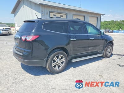 Trzecie zdjęcie samochodu z tyłu: 2017 CHEVROLET TRAVERSE LT VIN:1GNKVHKD4HJ147167 - miniatura