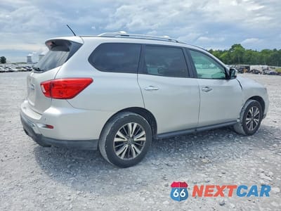 Trzecie zdjęcie samochodu z tyłu: 2017 NISSAN PATHFINDER SL VIN:5N1DR2MM6HC618090 - miniatura
