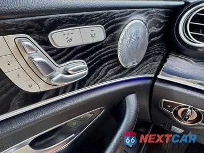 Zdjęcie 11 z 13 samochodu: 2018 MERCEDES-BENZ E 300 4MATIC VIN:WDDZF4KB8JA356550 - miniatura