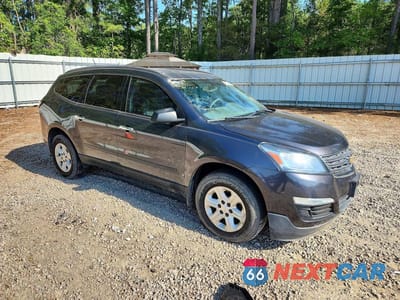 Czwarte zdjęcie samochodu z boku: 2013 CHEVROLET TRAVERSE LS VIN:1GNKRFED5DJ263301 - miniatura