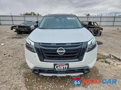 Piąte zdjęcie samochodu w środku: 2025 NISSAN PATHFINDER PLATINUM VIN:5N1DR3DK8SC223193 - miniatura