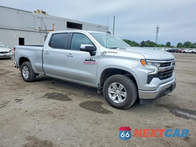 Czwarte zdjęcie samochodu z boku: 2022 CHEVROLET SILVERADO K1500 LT VIN:3GCUDDET6NG555294 - miniatura