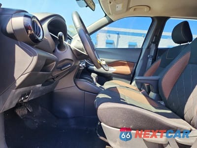 Zdjęcie 7 z 13 samochodu: 2020 NISSAN KICKS SR VIN:3N1CP5DVXLL539411 - miniatura