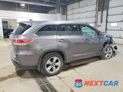 Trzecie zdjęcie samochodu z tyłu: 2016 TOYOTA HIGHLANDER HYBRID LIMITED VIN:5TDDCRFH8GS014813 - miniatura