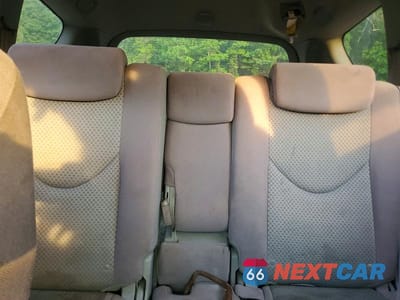 Zdjęcie 10 z 13 samochodu: 2006 TOYOTA RAV4 BASE VIN:JTMBD33V366014115 - miniatura