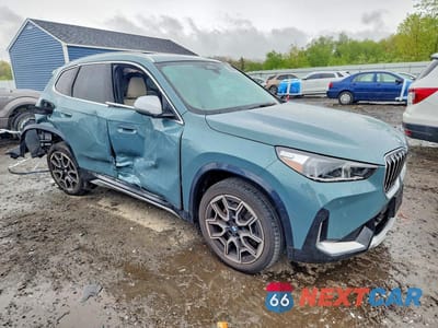 Czwarte zdjęcie samochodu z boku: 2024 BMW X1 XDRIVE VIN:WBX73EF09R5Y38413 - miniatura