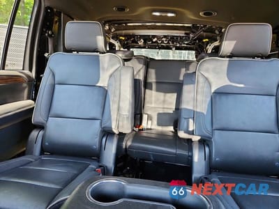 Zdjęcie 10 z 13 samochodu: 2023 CHEVROLET SUBURBAN K1500 PREMIER VIN:1GNSKFKD9PR273764 - miniatura