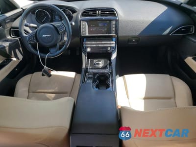 Zdjęcie 8 z 12 samochodu: 2017 JAGUAR XE PREMIUM VIN:SAJAD4BV3HA972188 - miniatura