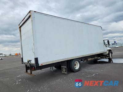 Trzecie zdjęcie samochodu z tyłu: 2017 INTERNATIONAL 4300 BOX TRUCK VIN:1HTMMMML1HH500959 - miniatura