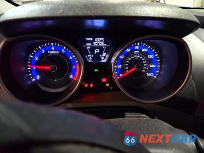 Zdjęcie 9 z 12 samochodu: 2013 HYUNDAI ELANTRA GLS VIN:KMHDH4AE0DU682867 - miniatura